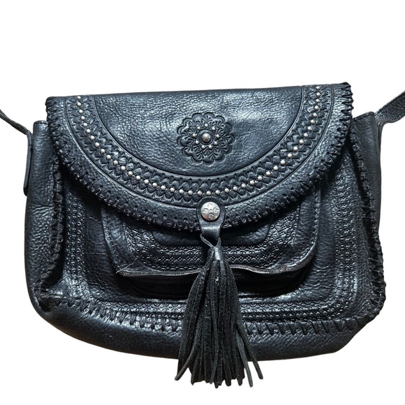 Patricia Nash Handbags - Patricia Nash Black Leather Tooled Tassel Crossbody Saddle Bag